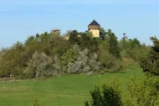 Ruins of the castle and lookout tower Hartenštejn