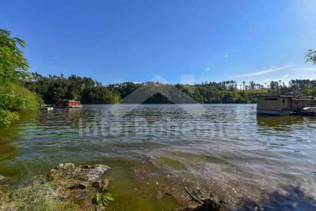 Vstup do Orlické přehrady cca 1 km od chaty