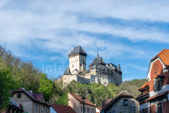 Domek Praha a okolí - Karlštejn OP 0132