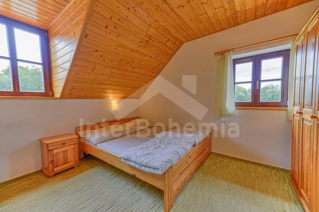 Levá část chalupy (apartmán B)