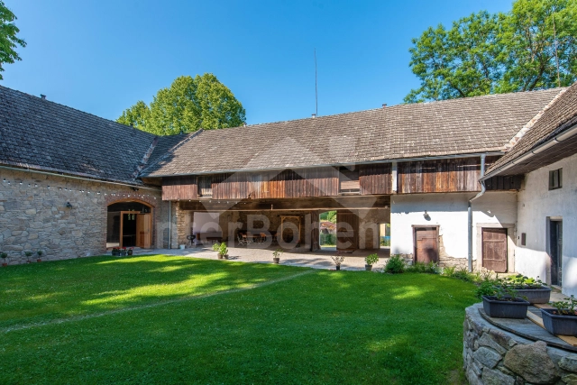 Boerderij Jindřichův Hradec en omgeving - Oldris (Blazejov) JC 0837