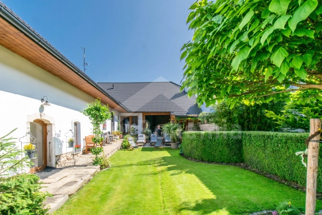 Holiday Home Bohemian Canada -  JC 0876